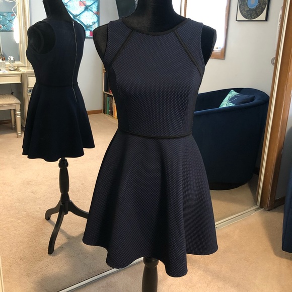 🌟2 for $13🌟Forever 21 dress - Picture 2 of 4